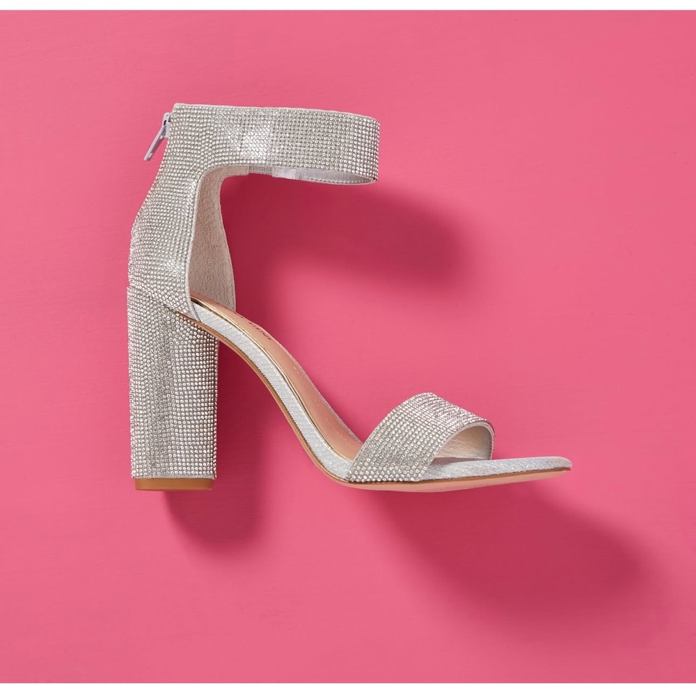 NWOB Gianni Bini Silver Rhinestone Heels